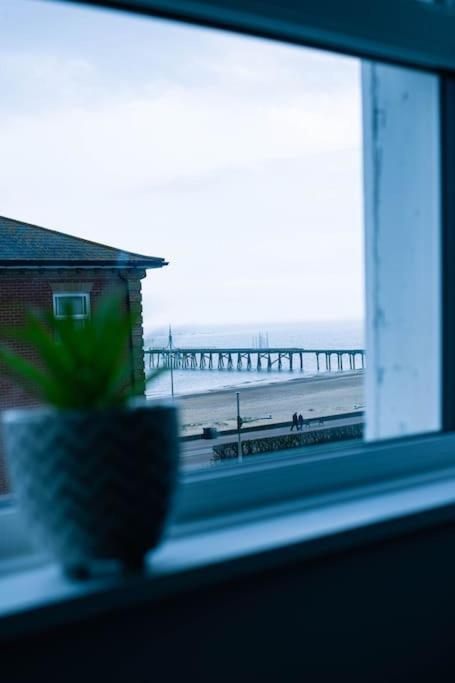 The Beach Suite - Top Floor With Easy Invest Lowestoft Exterior photo